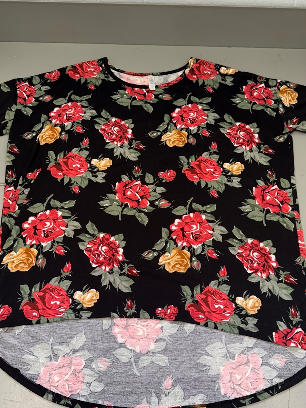 LuLaRoe Irma Plus Size Black Tunic Top Shirt Red Rose Flowers and Green Leaves